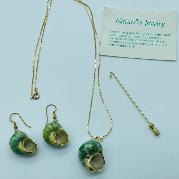 Nature's Jewelry Conch Necklace and Earrings - Picture 1 of 3